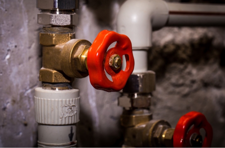 A properly functioning valve helps control water flow through the plumbing system.
